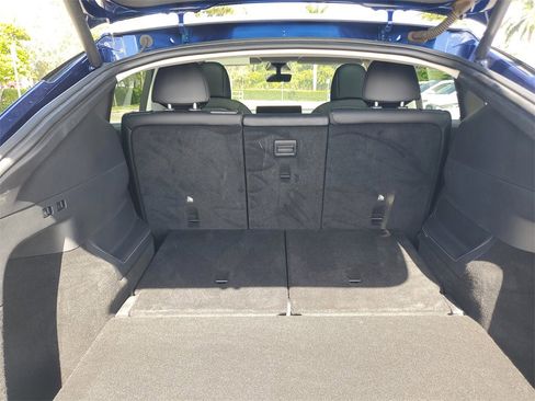 Used 2022 Tesla Model Y Long Range image 6