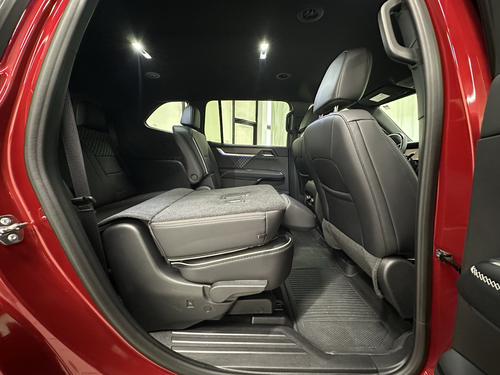 Used 2026 GMC Acadia Denali w/ Super Cruise Package AWD/4WD image 23