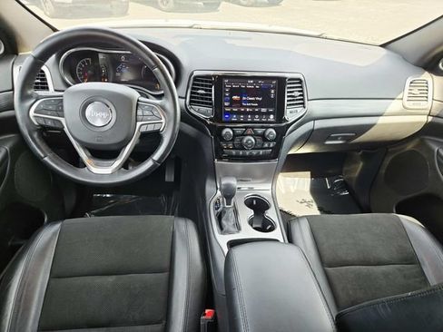 Used 2020 Jeep Grand Cherokee Altitude AWD/4WD image 7