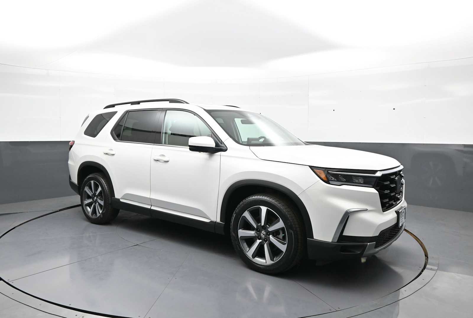 Certified 2023 Honda Pilot Elite image 3