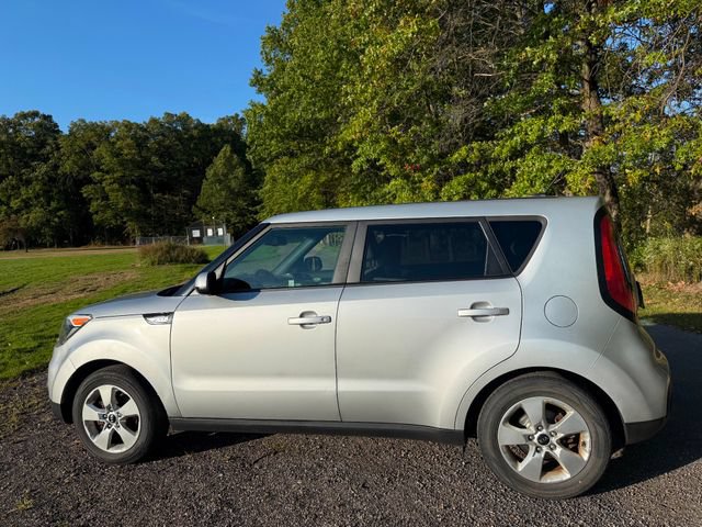Used 2018 Kia Soul FWD image 2