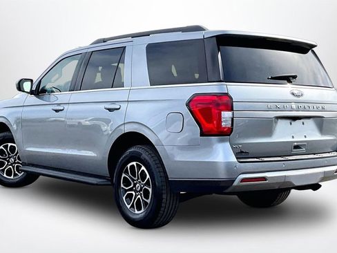 Used 2024 Ford Expedition XLT image 5