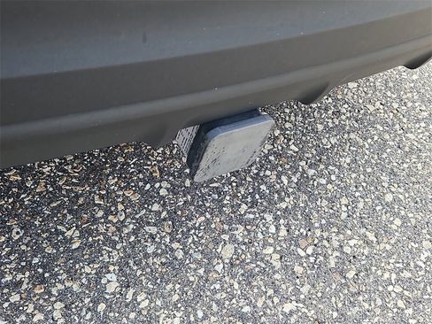 Used 2025 Porsche Cayenne image 27