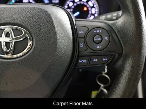 Used 2021 Toyota RAV4 LE w/ Carpet Mat Package (TMS) AWD/4WD image 10