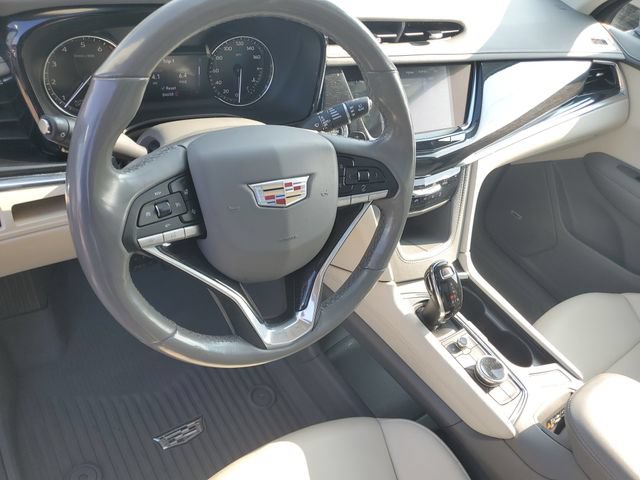 Certified 2020 Cadillac XT6 Premium Luxury FWD image 17