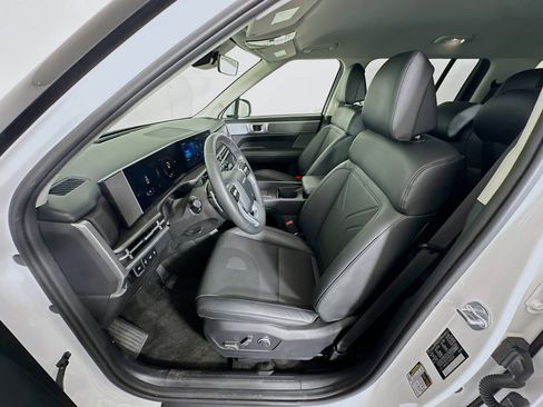 Used 2025 Hyundai Santa Fe SEL image 13