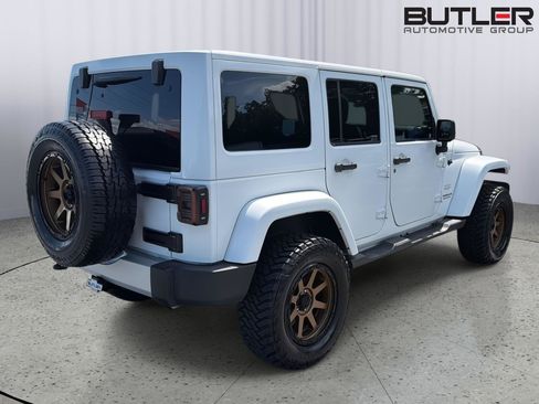 Used 2015 Jeep Wrangler Unlimited Sahara w/ Connectivity Group AWD/4WD image 6