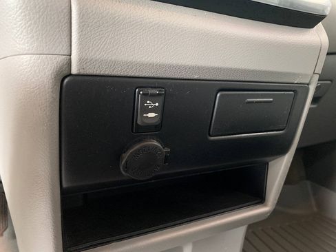 Used 2015 Toyota Sienna LE FWD image 15