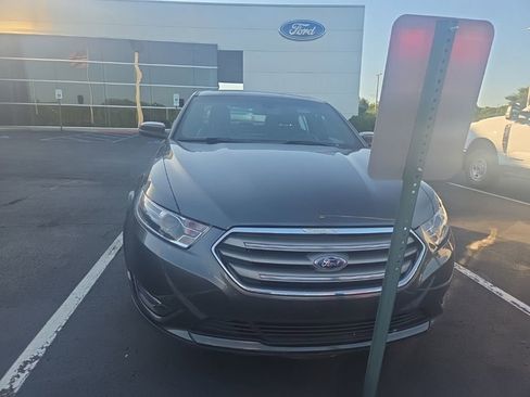 Used 2018 Ford Taurus SEL w/ Equipment Group 201A AWD/4WD image 2