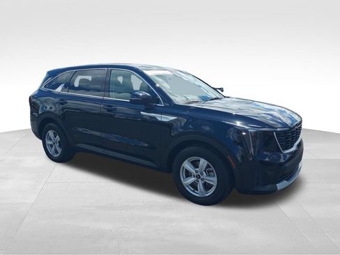 Used 2026 Kia Sorento LX FWD image 7