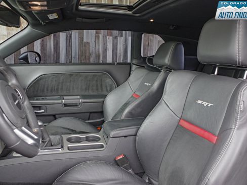 Used 2014 Dodge Challenger SRT8 w/ Harman/Kardon Audio Group image 12