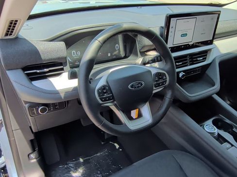 New 2026 Ford Explorer Active RWD image 14