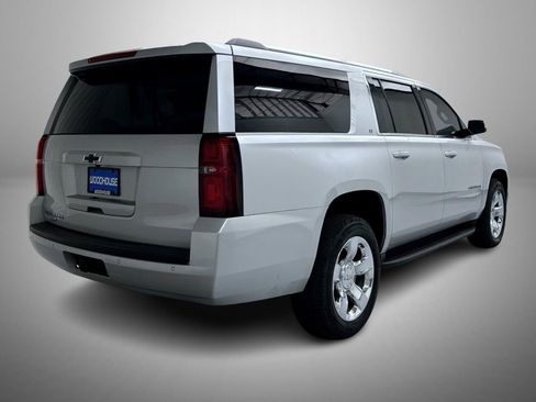 Used 2018 Chevrolet Suburban LT image 5
