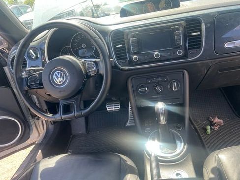 Used 2012 Volkswagen Beetle 2.0T FWD image 17