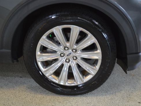 Used 2020 Ford Explorer Limited w/ Class III Trailer Tow Package image 9