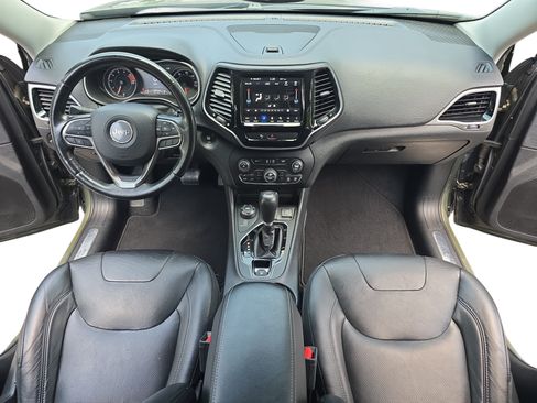 Used 2019 Jeep Cherokee Limited AWD/4WD image 9