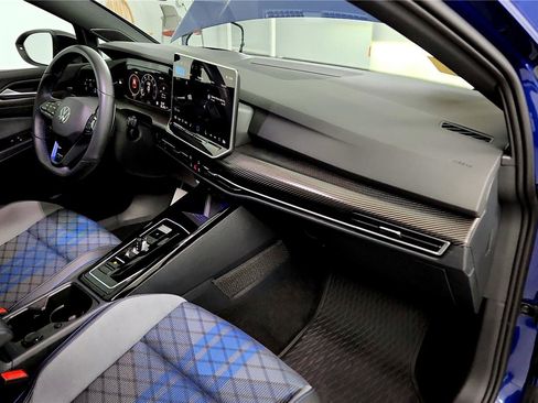 Used 2025 Volkswagen Golf R Black Edition image 26