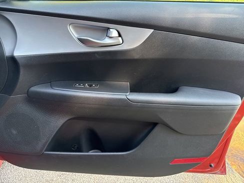 Used 2023 Kia Forte LXS w/ LXS Technology Package image 18