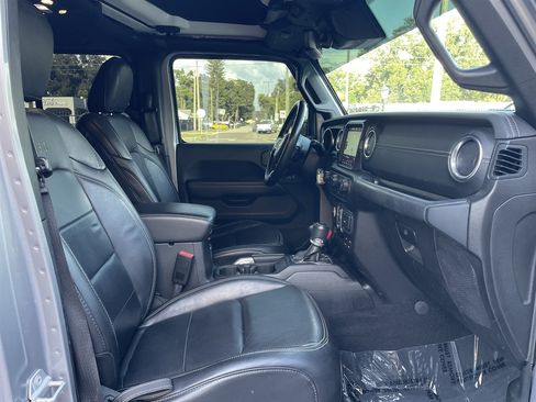Used 2019 Jeep Wrangler Unlimited Sahara w/ Quick Order Package 24M Moab AWD/4WD image 21