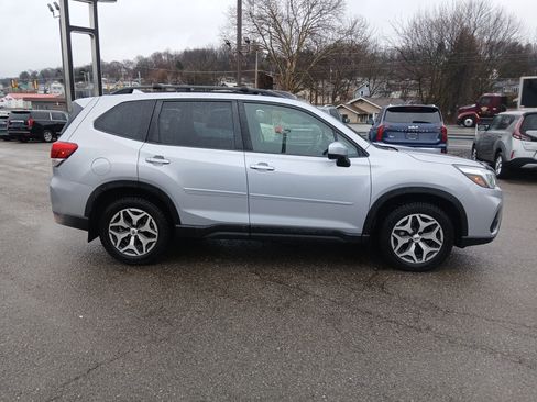 Used 2021 Subaru Forester Premium w/ Popular Package #1 image 2