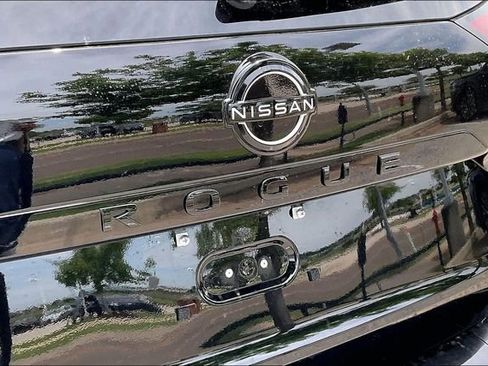 New 2026 Nissan Rogue SV FWD image 9