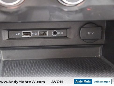 Used 2019 Volkswagen Tiguan SE image 42