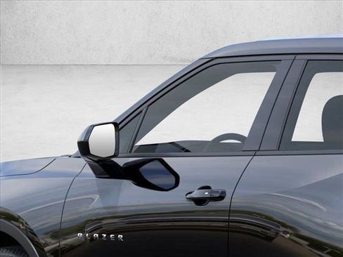 New 2026 Chevrolet Blazer LT image 12