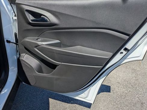 New 2026 Chevrolet Trax LT w/ Sunroof Package FWD image 29