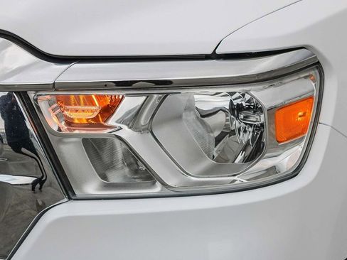 Used 2024 RAM 1500 Laramie AWD/4WD image 5