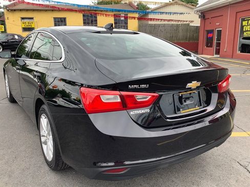 Used 2017 Chevrolet Malibu LT FWD image 5