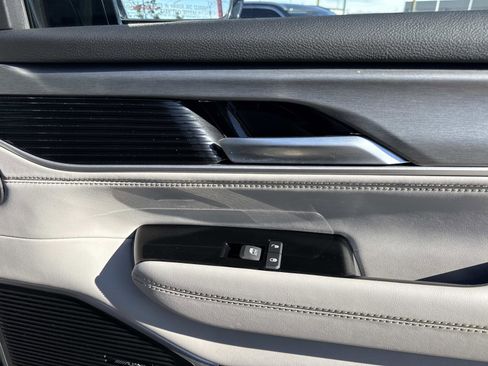 Certified 2025 Jeep Wagoneer 4WD image 15