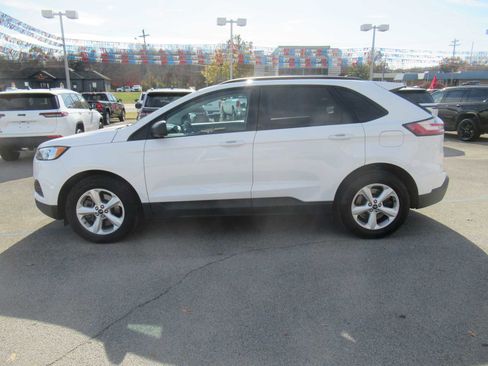Used 2022 Ford Edge SE image 2