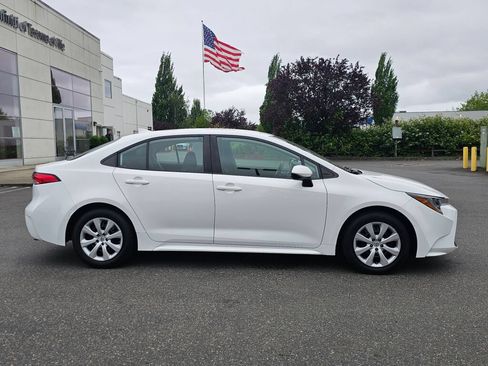 Used 2022 Toyota Corolla LE FWD image 8