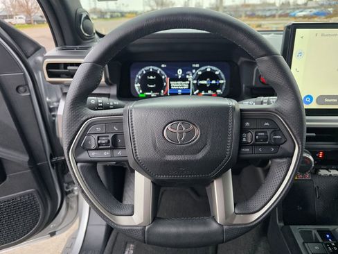 Used 2025 Toyota 4Runner TRD Off-Road Premium image 12