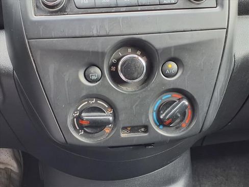Used 2015 Nissan Versa S FWD image 33
