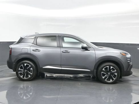 Used 2025 Nissan Kicks SV AWD/4WD image 7