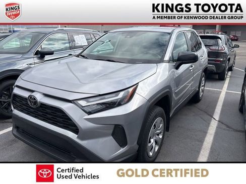 Used 2023 Toyota RAV4 LE FWD image 4
