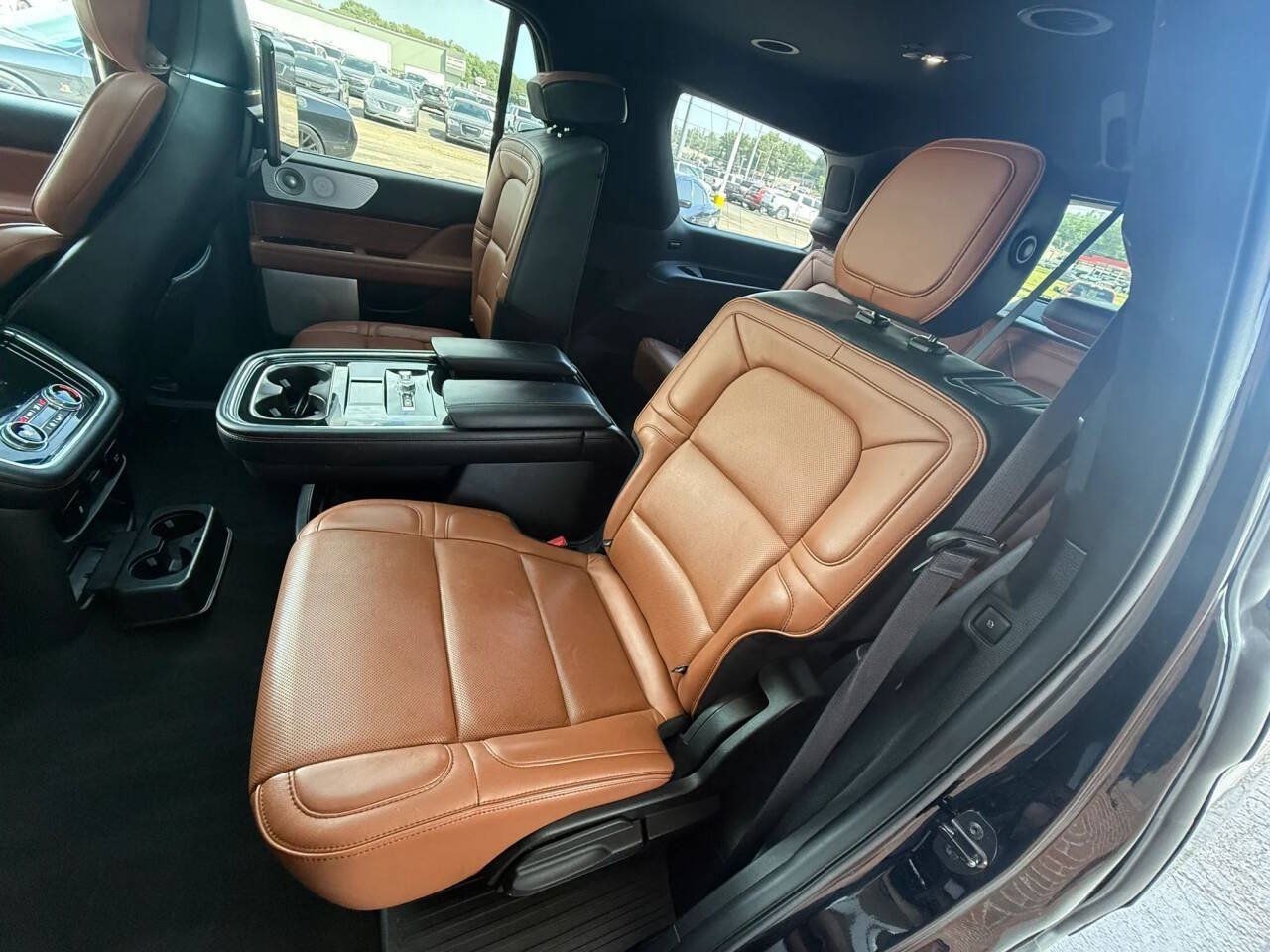 Used 2018 Lincoln Navigator Reserve AWD/4WD image 25