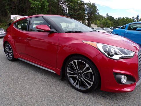 Used 2016 Hyundai Veloster Turbo w/ Option Group 04 FWD image 4