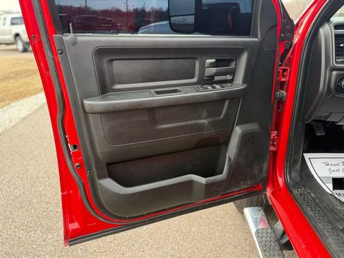 Used 2022 RAM 3500 Tradesman w/ Chrome Appearance Group image 30