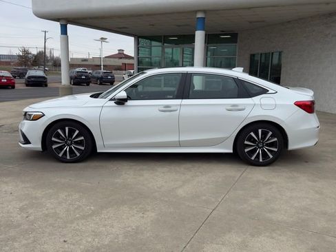 Used 2023 Honda Civic EX image 2