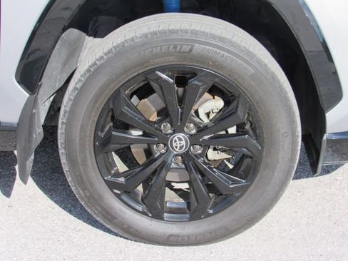 Used 2024 Toyota RAV4 SE AWD/4WD image 10