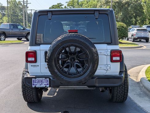 Used 2024 Jeep Wrangler Unlimited Sport AWD/4WD image 6
