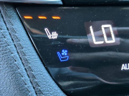 Used 2021 Cadillac XT6 Sport w/ Platinum Package image 30