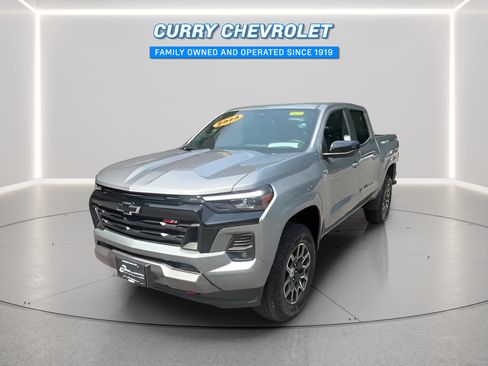 Used 2024 Chevrolet Colorado Z71 w/ Safety Package AWD/4WD image 6