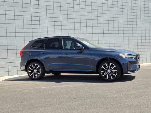 Used 2023 Volvo XC60 B5 Plus AWD/4WD image 7