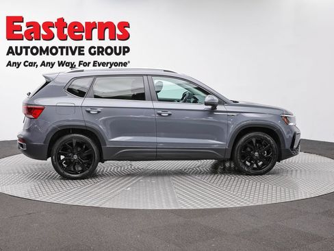 Used 2022 Volkswagen Taos SE AWD/4WD image 4