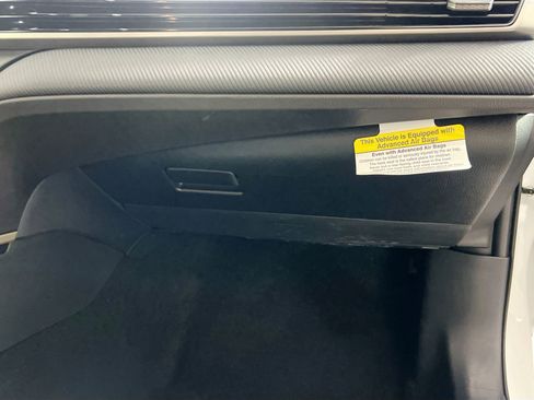 Used 2025 Toyota Camry SE image 35