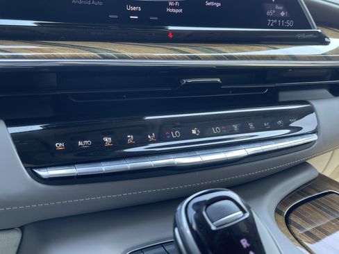 Used 2022 Cadillac Escalade Premium Luxury Platinum image 32