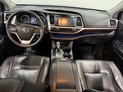 Used 2016 Toyota Highlander Limited Platinum FWD image 39